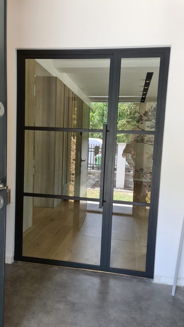 درب مغازه تمام شفاف